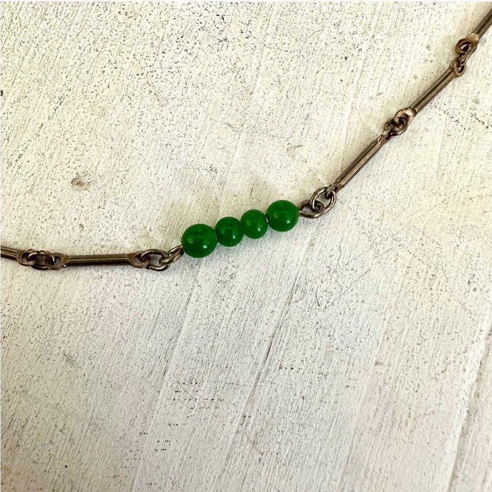 Green beaded silver tone dainty necklace - Picture 6 of 7